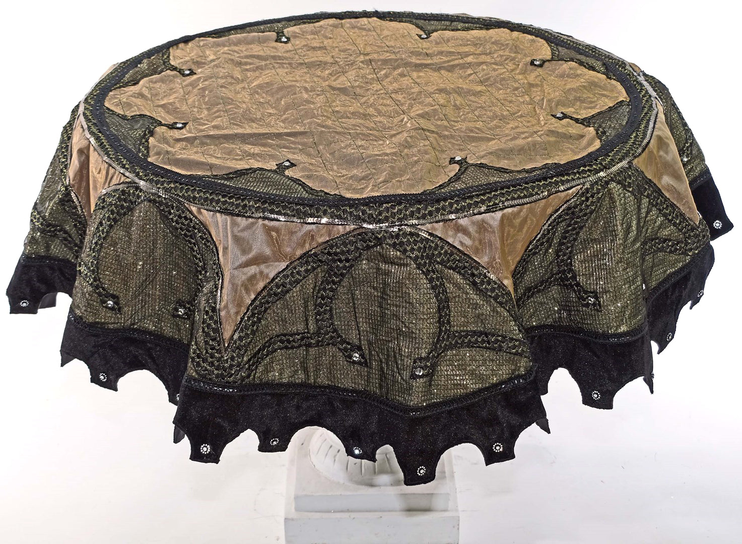 Katherine's Collection Krooked Kingdom Table Overlay